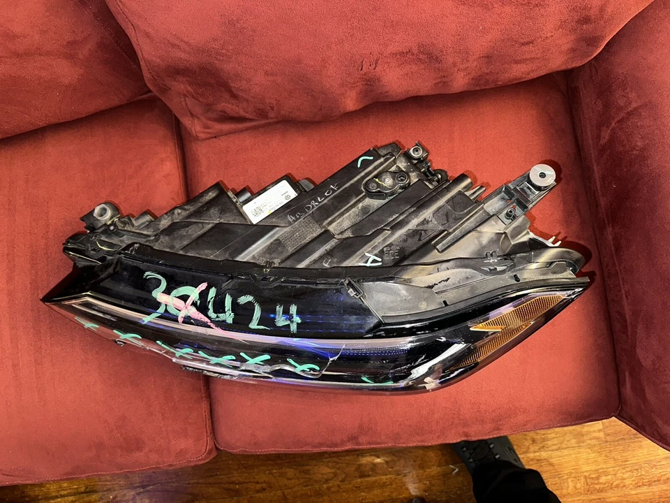 2019 2020 2021 2022 Volkswagen Jetta Left LED Projector Headlight Used Oem  - Image 3 of 4