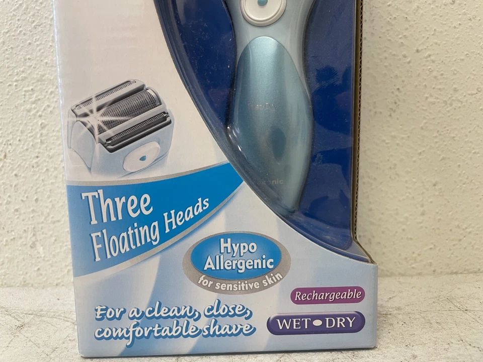 Panasonic, ES-2206VC, curvas cerradas, acción de pivote, sistema de afeitado en húmedo/seco Foto 2 de 4