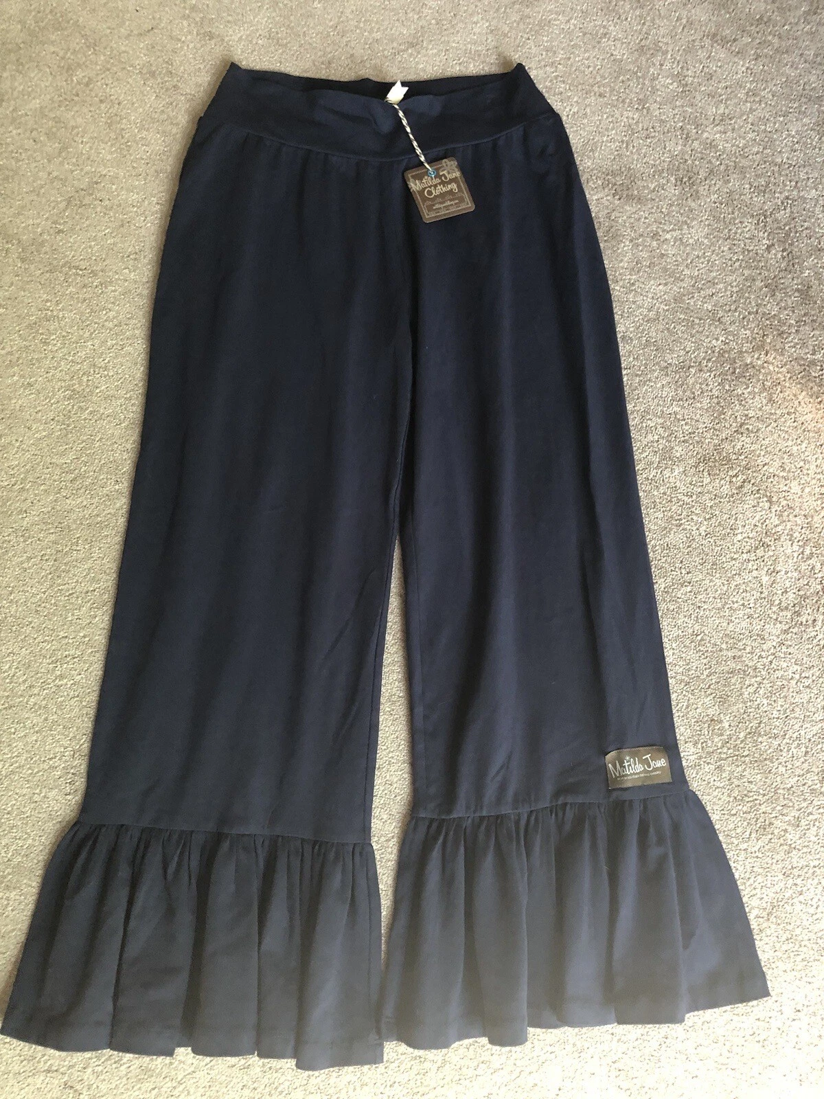 MATILDA JANE NWT Black Aubrey Ruffles Capri Small NEW WITH tags Pants Womens