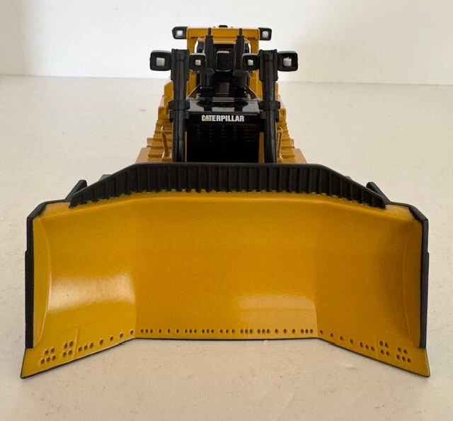 1:50 Caterpillar D11T Bulldozer Diecast Model 55212 By Norscot - Image 3 of 4