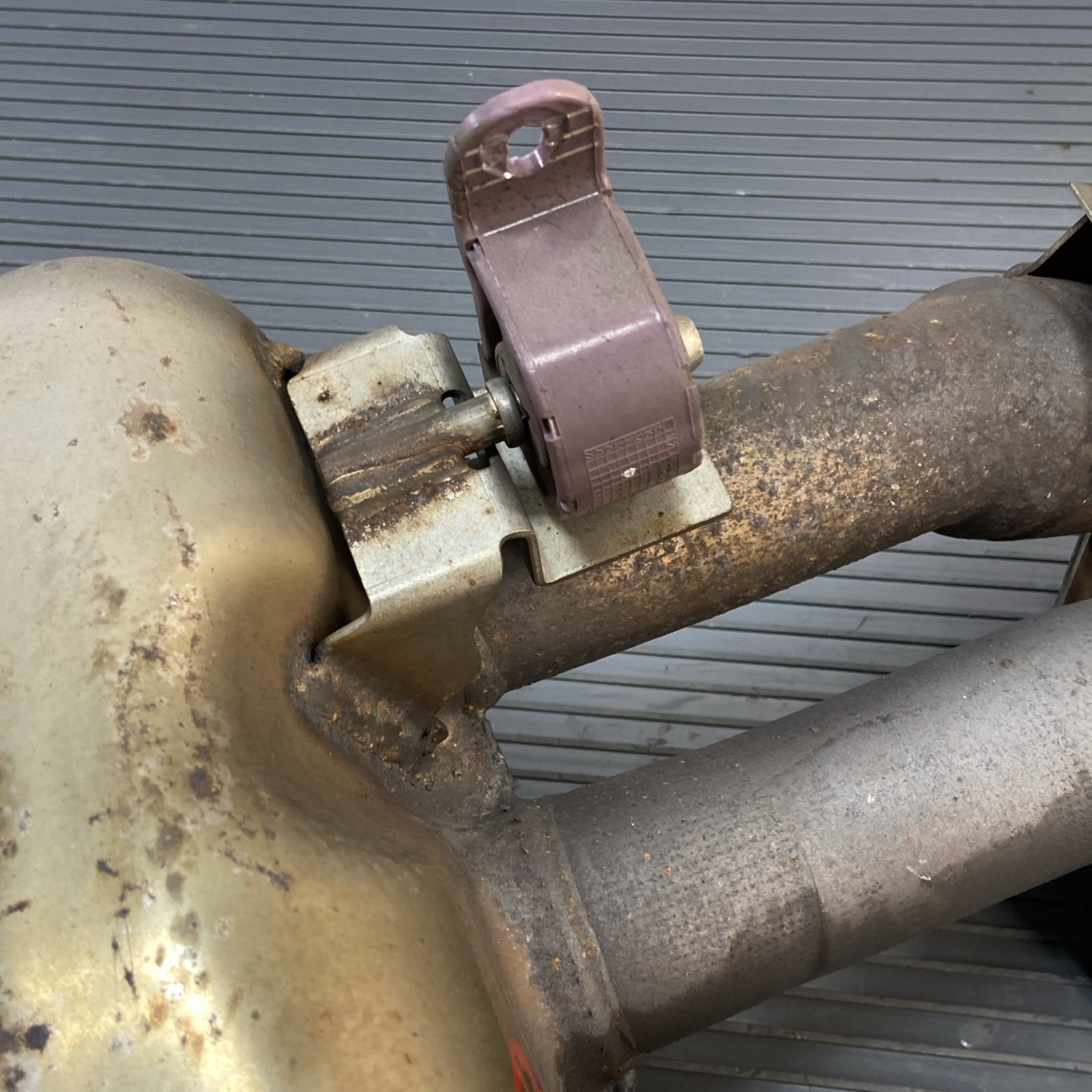 2014-2020 BMW i8 I12 1.5L Exhaust System Rear Muffler W/ Pipe OEM *NOTE*