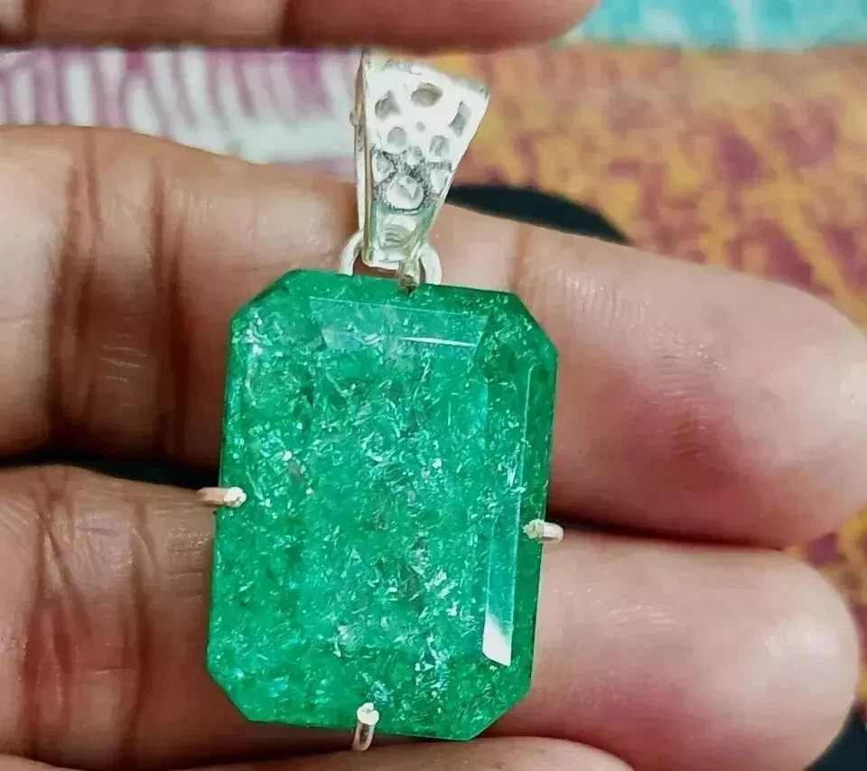 Colgante de plata maciza 925 con piedras preciosas sueltas de esmeralda verde de 58 quilates certificado natural Foto 3 de 4