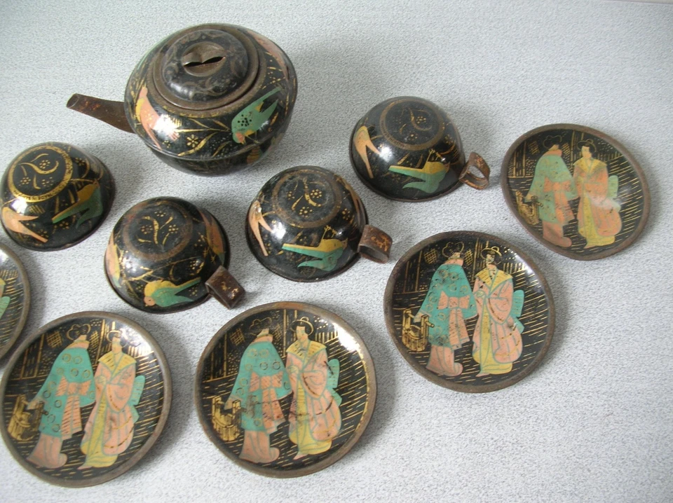 Ancienne dinette métal sérigraphié décor japonisant service à thé maison poupée - Photo 3/4