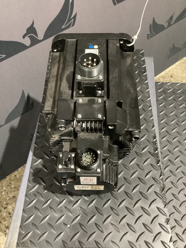 YASKAWA SGMGH-44A2A-YR18 4.4KW AC SERVO MOTOR 200V USED - Picture 4 of 5