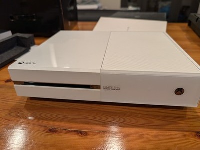 Microsoft Xbox One ''I Made This Launch Edition 2013'' with Box & Accessories