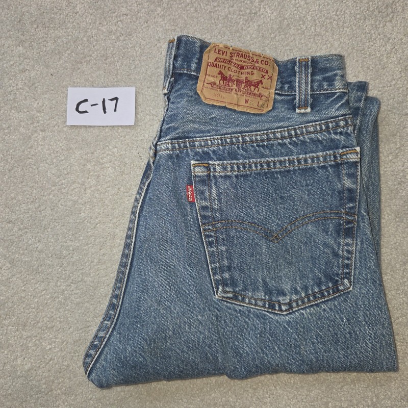 Levis 501XX Jeans 32x36 Medium blue, Button Fly, 1988, measures 28x31