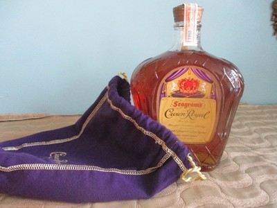 1 Fl. 750 ml Seagram s Crown Royal,Fine De Luxe, Blended Canadian W. 1968, 43,4%