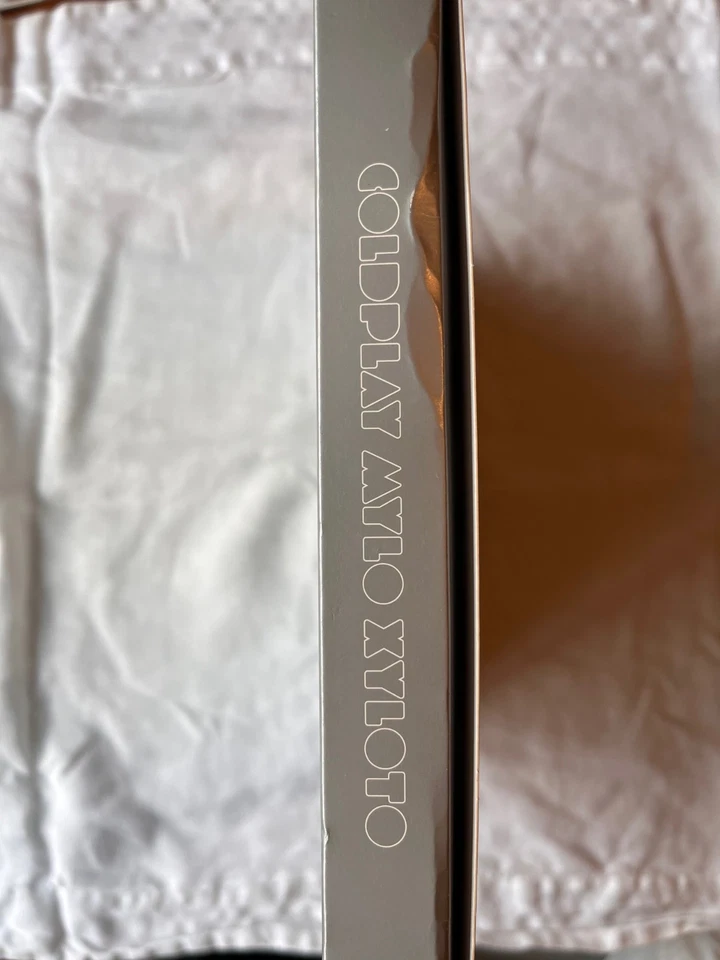 Coldplay Mylo Xyloto vinyl picture disc box set - Image 4 of 4