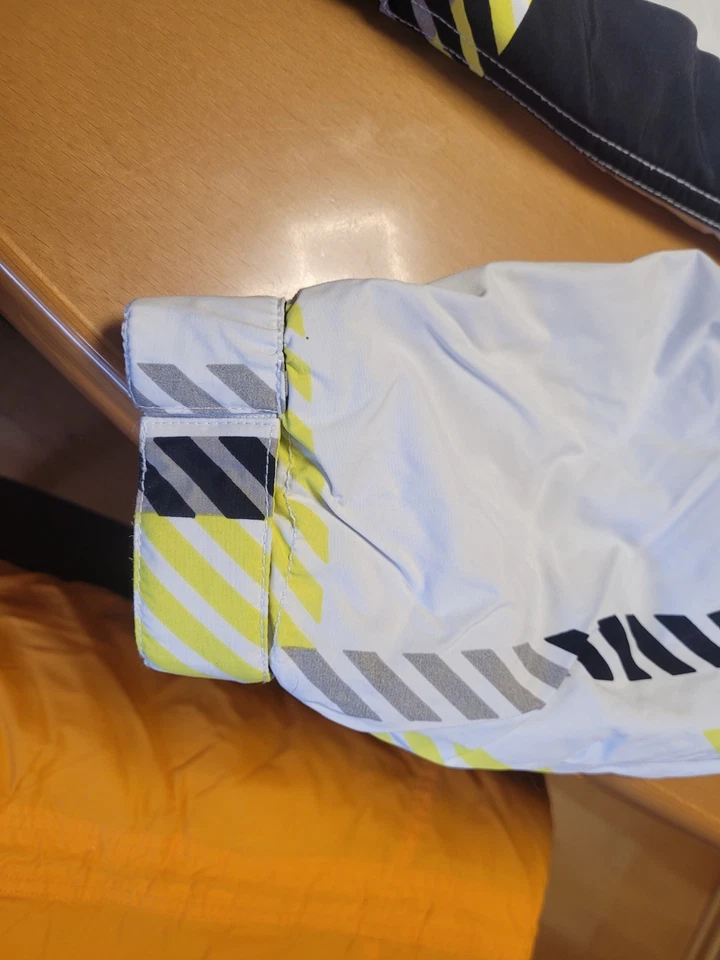 Damen/Herren Ski-/Snowboard-Jacke, Farbe Weiß/Gelb/Schwarz, Gr. S, Marke PROTEST - Bild 4 von 4