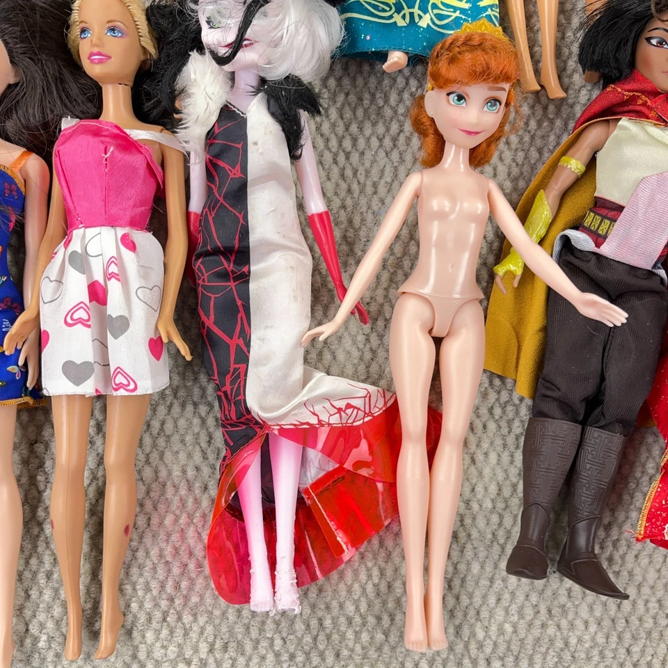 Lote Muñeca Barbie Princesa Disney Mixto Moderno Vintage Hombre Mujer 33 Muñecas Foto 4 de 4