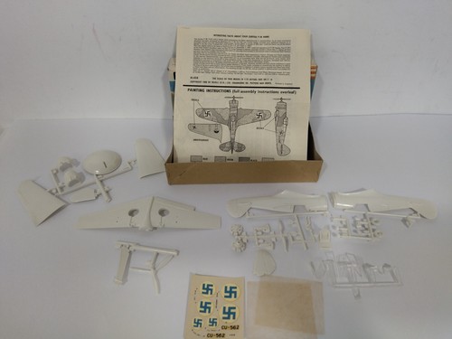CURTISS HAWK 75A REVELL 1:72 H-658 AÑO 1966 - Imagen 4 de 5