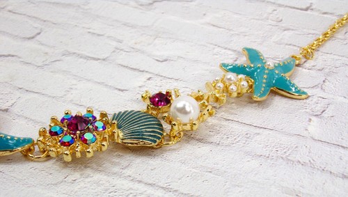 Ocean theme charm necklace with starfish, shell charms and mixed with crystals - Picture 4 of 8