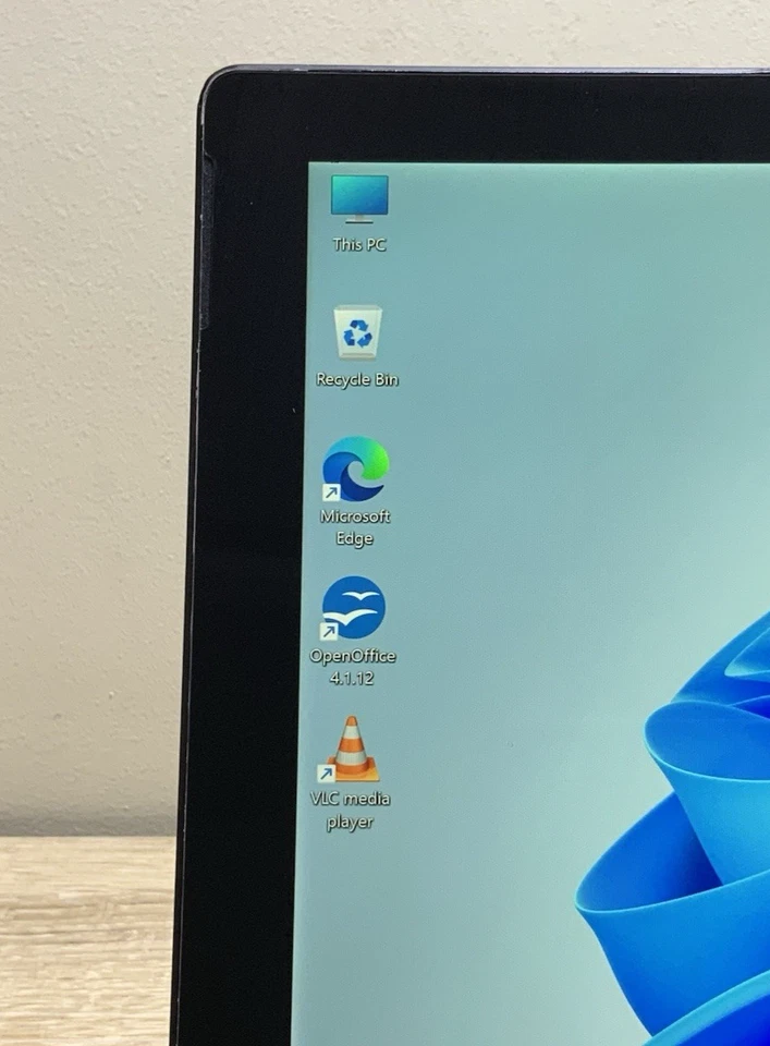 Microsoft Surface Pro 7 Plus 1960 WINDOWS 11 Pro Core i5 11th Gen 8GB 256GB SSD - Image 3 of 4