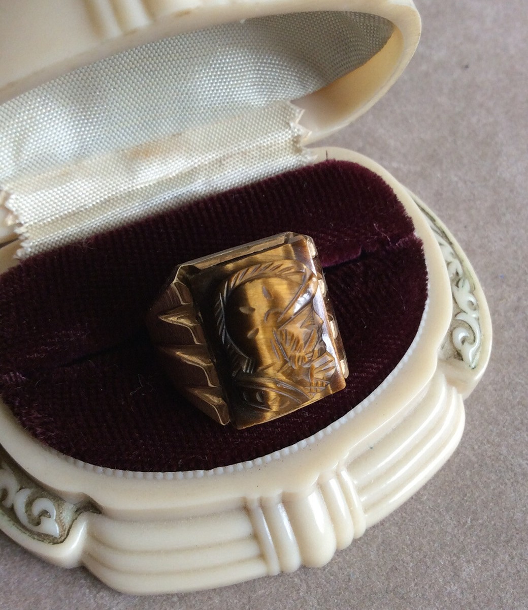 アクセサリー vintage 9ct gold Tiger Eye Cameo ring C. 1890 Vintage Tiger Eye Cameo Ring in 9kt Yellow Gold