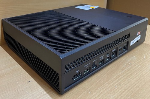 Microsoft Xbox One (Console Only) 1540 - Picture 8 of 15