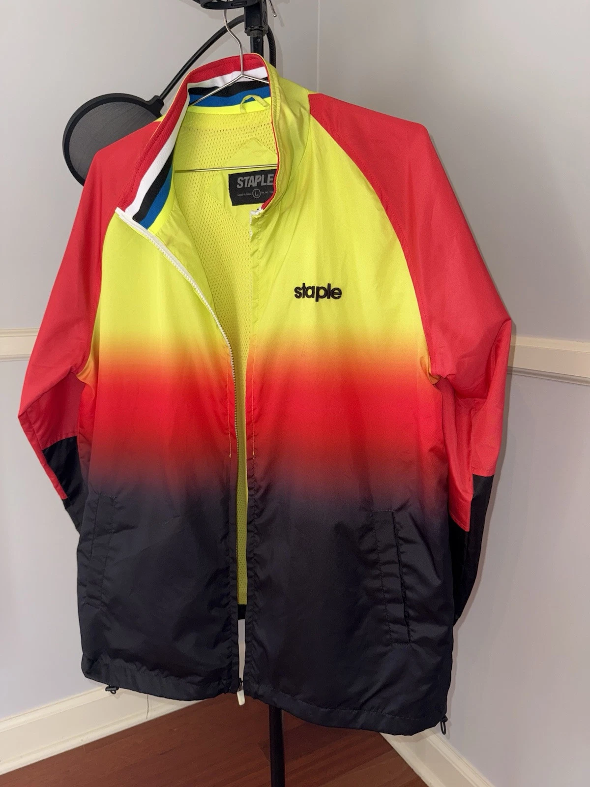 Staple Pigeon Race Fade Jacket Large Red Yellow Gradient Windbreaker POCKETS