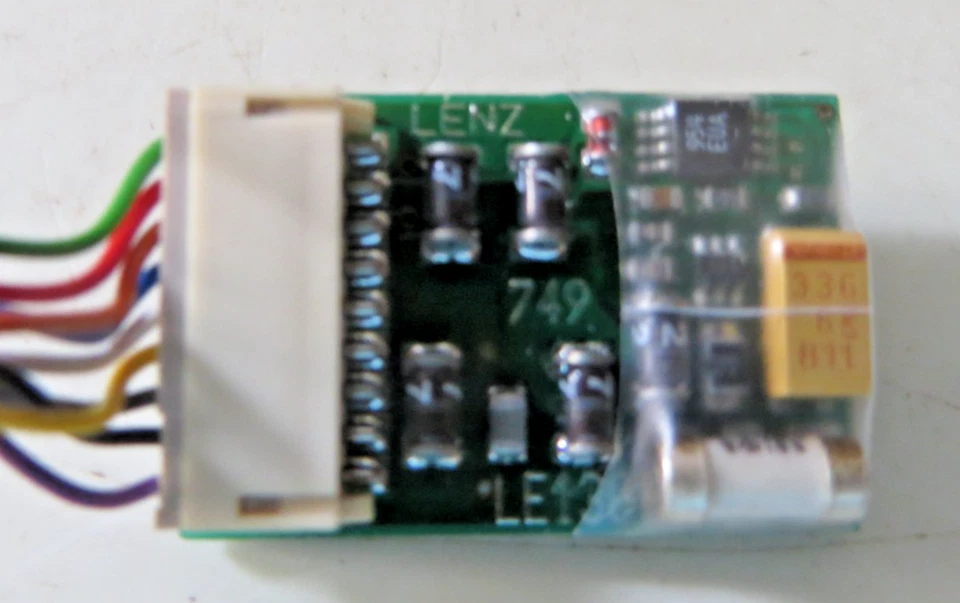 Lenz Lokdecoder 749 mit 8-poligem Stecker - Bild 2 von 2