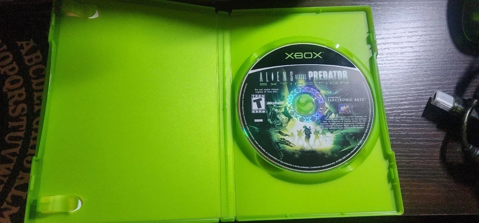 Aliens vs. Predator Extinction Xbox (NO MANUAL) - Image 2 of 3