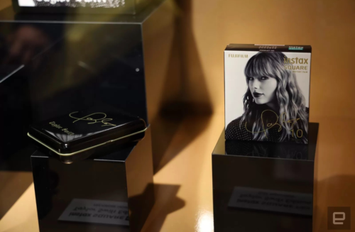 Taylor Swift Reputation Fujifilm Instax Square fotocamera scatola nuova - Foto 5 di 5