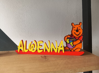 Personalisierbarer Name zum Thema Winnie L Bear 25cm lang