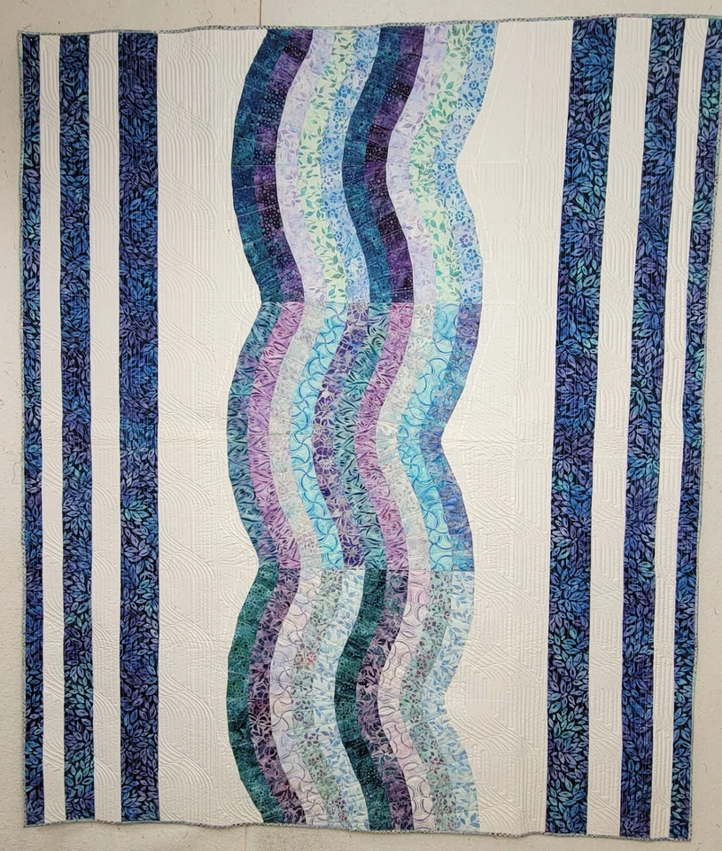 New Homemade "Ocean Waves" Quilt, 65"x76", Shades of blues, Batik Fabrics - Image 2 of 4