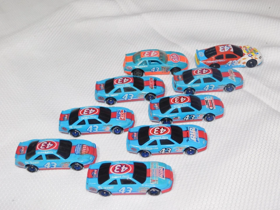 批量 9 件 赛车 冠军 风火轮 43 RICHARD PETTY BRISTOL PEPSI SPEEDWAY 1/64 — 第 2/4 张图片