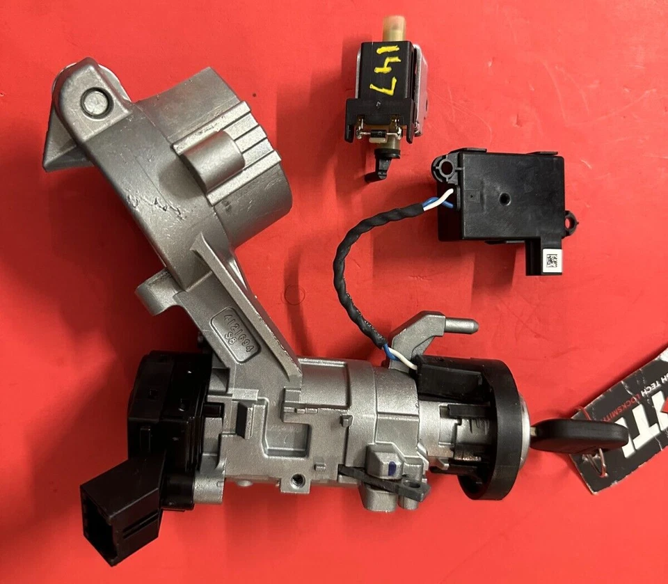 Chevrolet Equinox 2010-2016 interruptor de encendido bloqueo con llave inmovilizador OEM 1350428 Foto 2 de 4