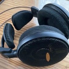 audio-technica wired headphones ATH AD 2000 first model