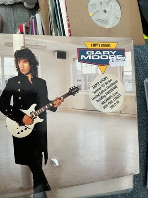 Gary Moore. Empty Rooms.  Double single. Special edition 7 .  1985.  Ten records