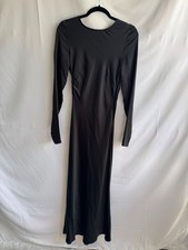 WEWOREWHAT Black Backless Gown Size 6 with Open Seam & Fabric Pull