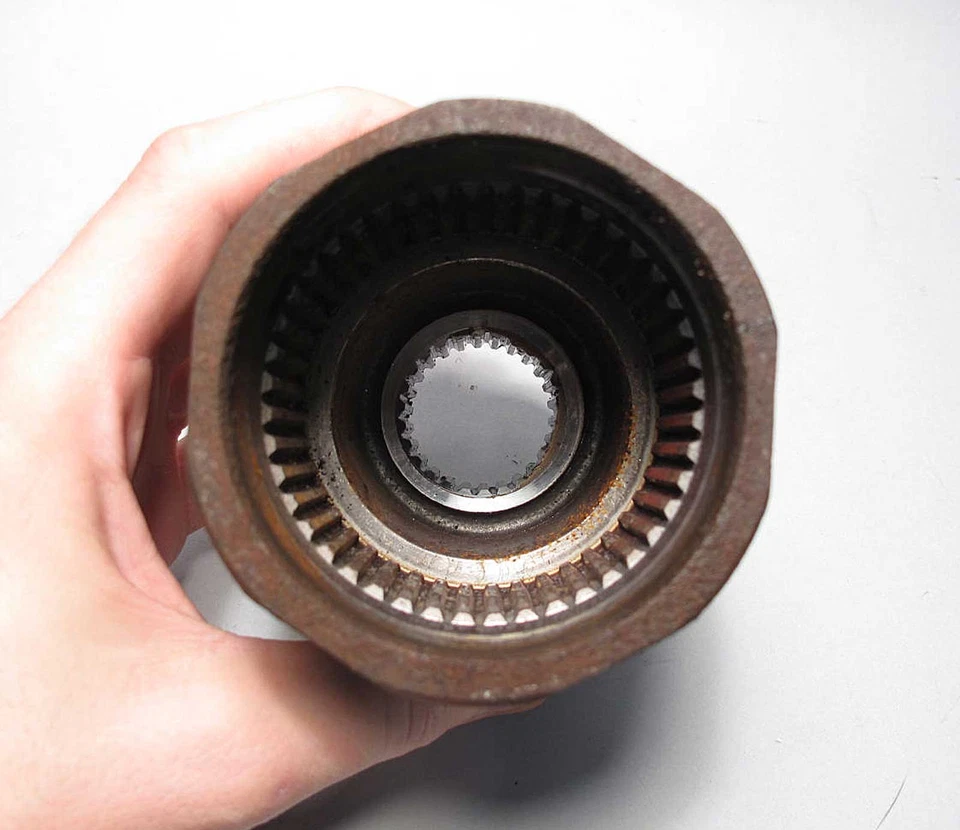 BMW E46 3-Series X5 AWD 5-Speed Manual Trans Rear Output Flange Splines 2001-05 - Image 2 of 4