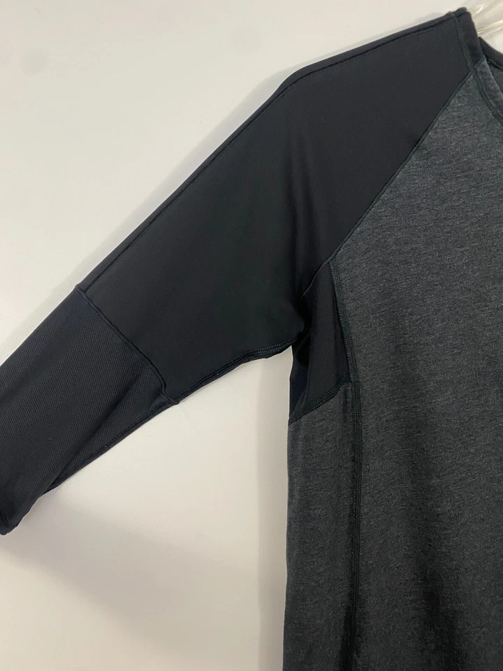 LULULEMON Black Heather Gray Stretch Half Zip Sleeve Workout Yoga Top M L Flaw - Image 3 of 4