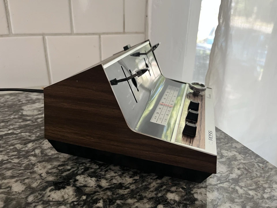 Ross Am/fm Clock Radio Alarm W/box! Vintage Clean Working Condition - Image 3 of 4