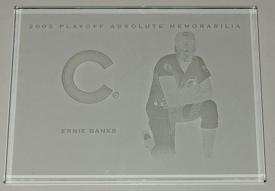 Camiseta deportiva 2003 Playoff Absolute Memorabilia Ernie Banks usada en juegos vidrio/soporte/caja  Foto 3 de 4