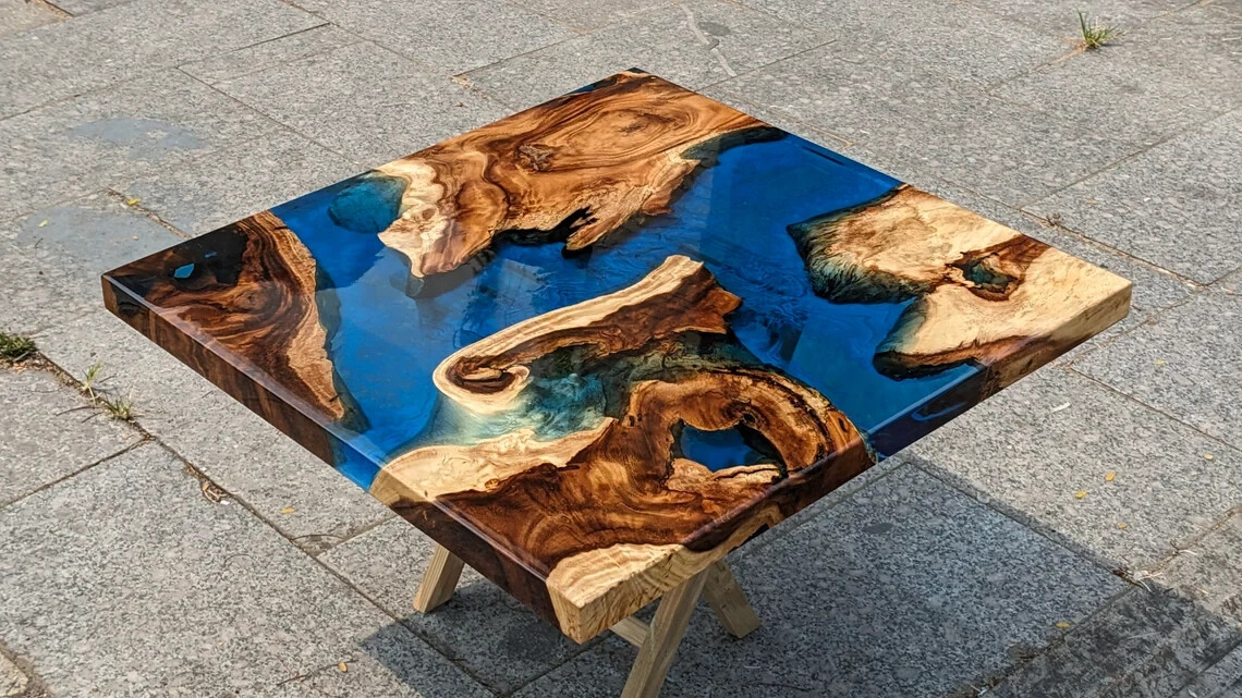 Custom Blue Resin Epoxy Live Edge Wood Table for Coffee & Cafeteria Decor-image
