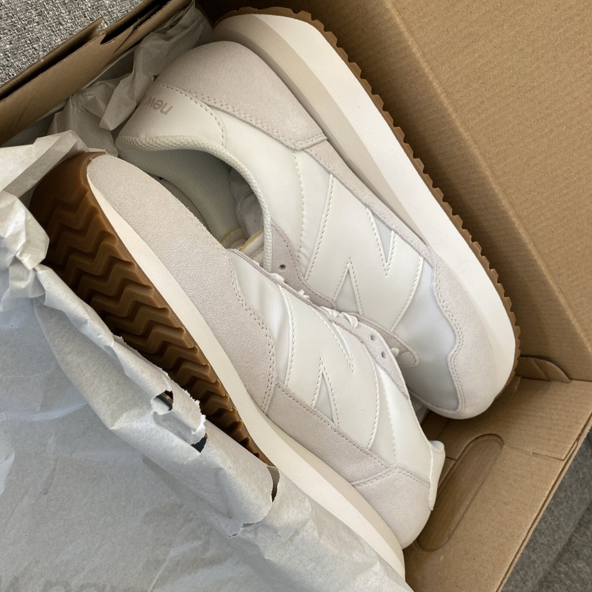 New Balance Women's 237 V1 Classic Sneaker, Nimbus Cloud