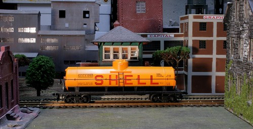 HO SCALE FREIGHT CAR MANTUA SHELL SINGLE DOME TANK CAR
