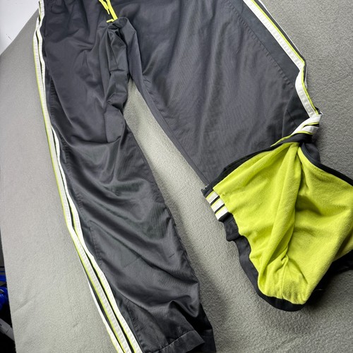 Pantaloni da pista Adidas vintage uomo L neri a righe giacca a vento foderati lime skate Y2K - Foto 15 di 15