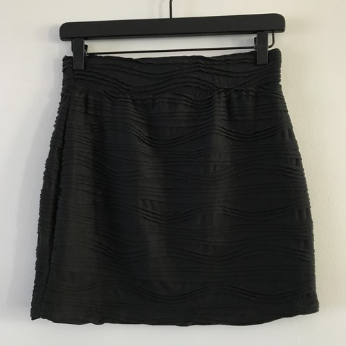 Urban Outfitters Sparkle & Fade Textured Waves Mini Skirt Size S - Picture 3 of 6
