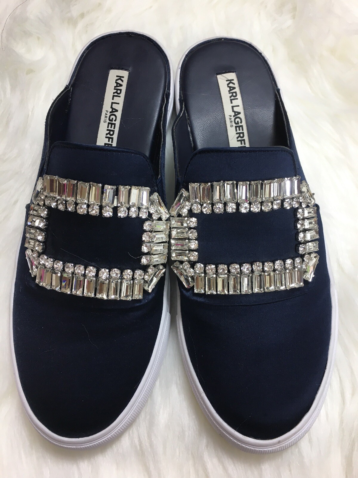 Karl Lagerfeld Paris Navy Edee Crystal Embellished Satin Mule Sneakers Sz.8 NWOB Karl Lagerfeld Paris Navy Navy Navy Edee Crystal Embellished Satin Mule Sneakers Sz.8 NWOB 5dc00c