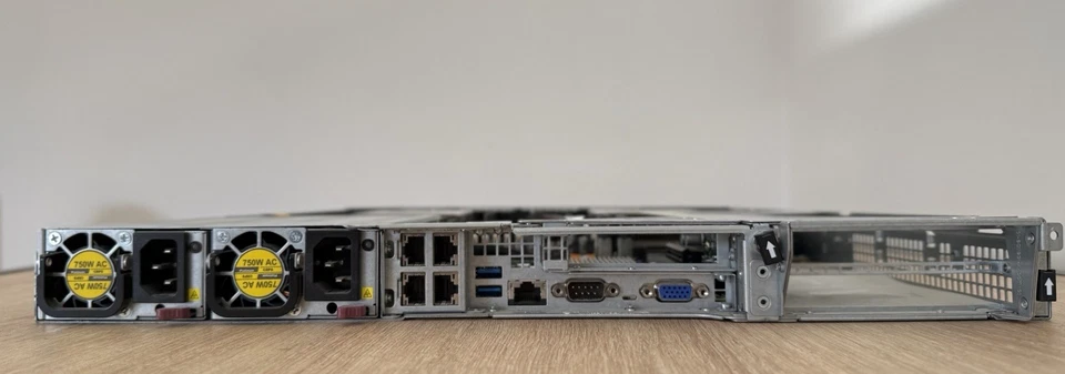 Serveur Supermicro SYS-1028U-TR4+ | 2x Xeon E5-2680 v3 • 32Go RAM | 1U SFF - Photo 3/4