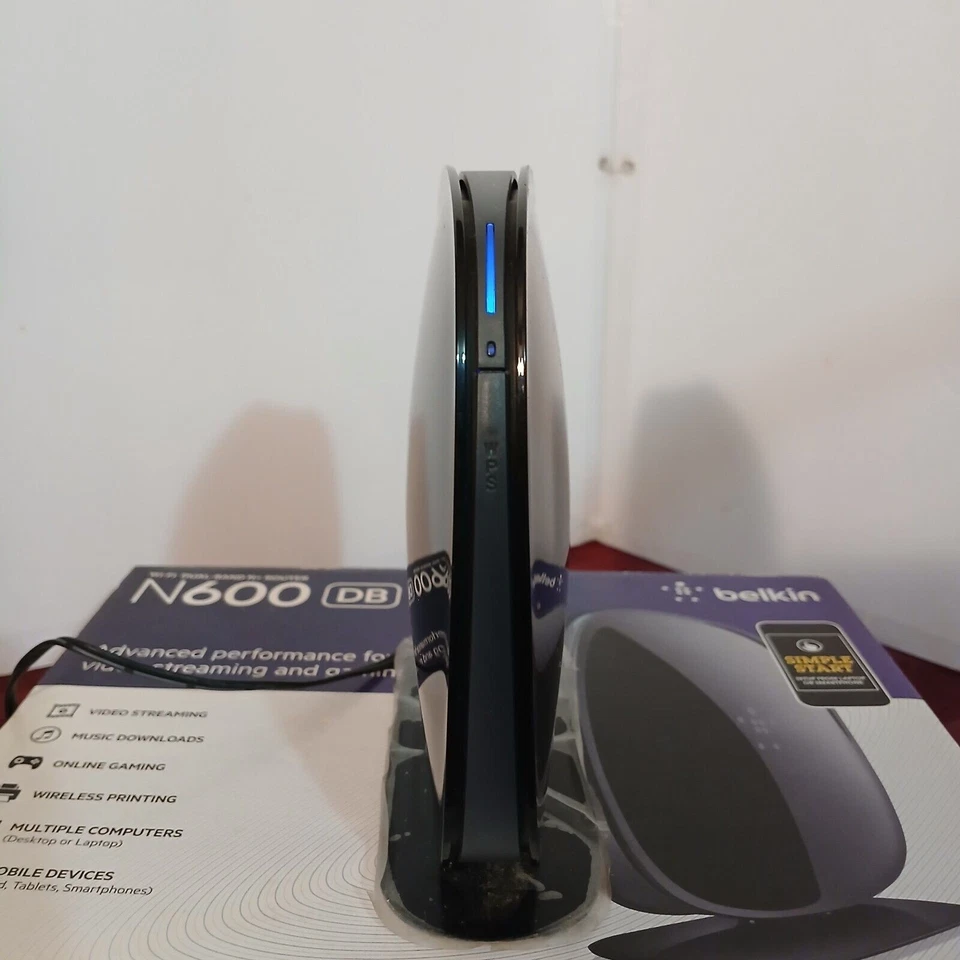 Belkin N600 DB Wireless N+4 Port Router F9K1102V2 in Box WORKS Cat5 Cable - Image 4 of 4