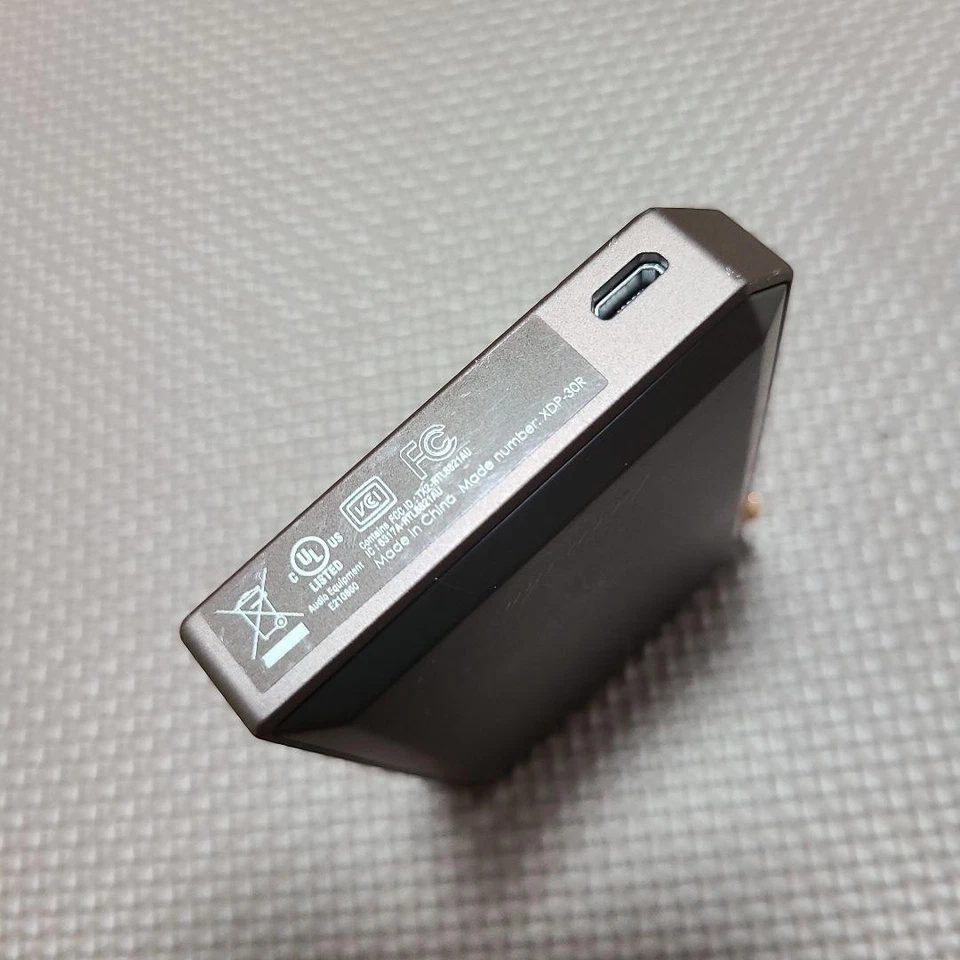 Reproductor de audio digital portátil de alta resolución Pioneer XDP-30R negro Foto 4 de 4