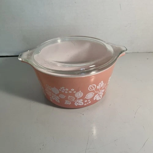 Vintage Pyrex Pink/white Gooseberry Casserole Dish #470-G with  lid cover