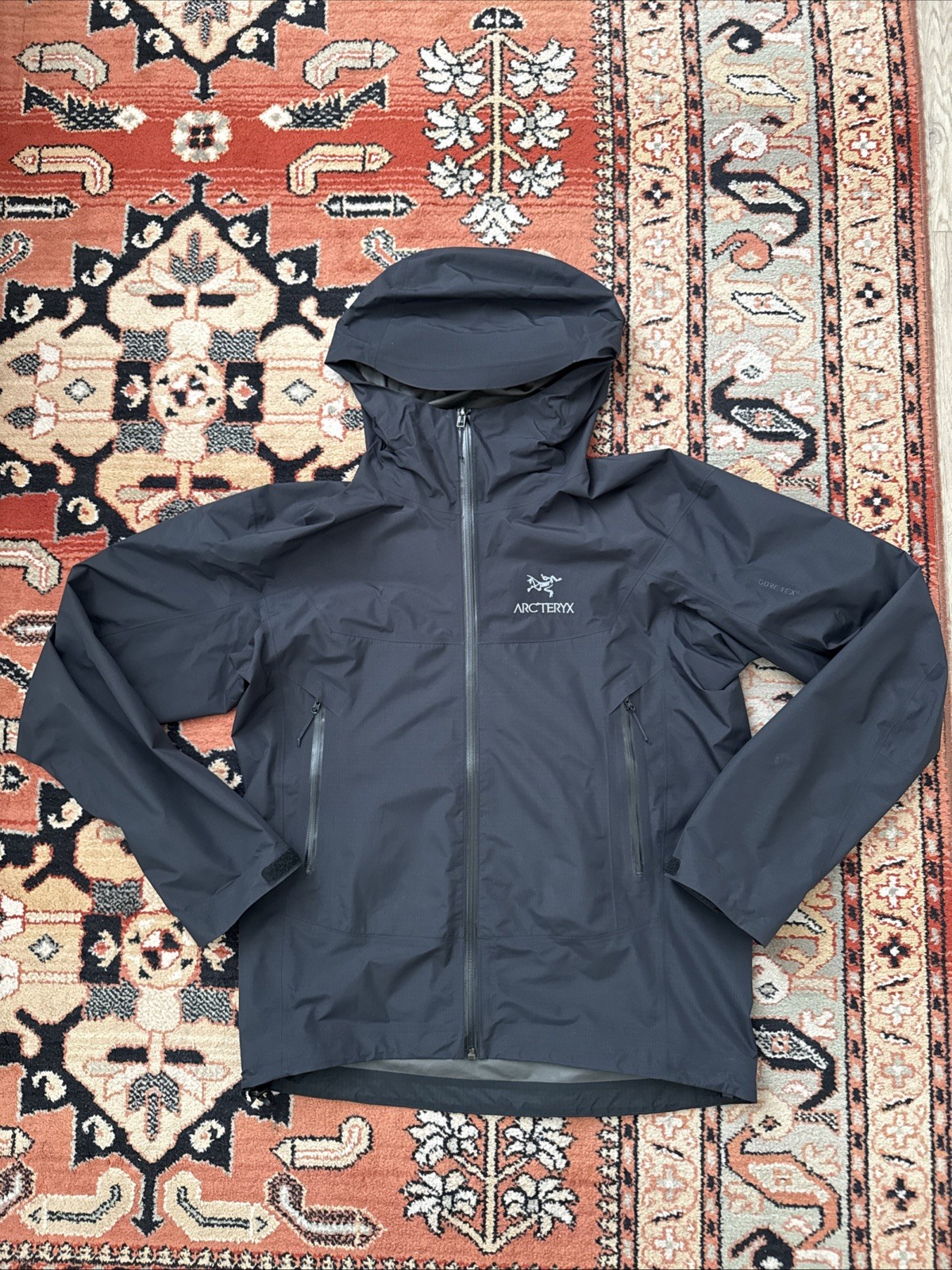 Arc’Teryx Beta SL Waterproof GORETEX Jacket Black Men’s Medium 