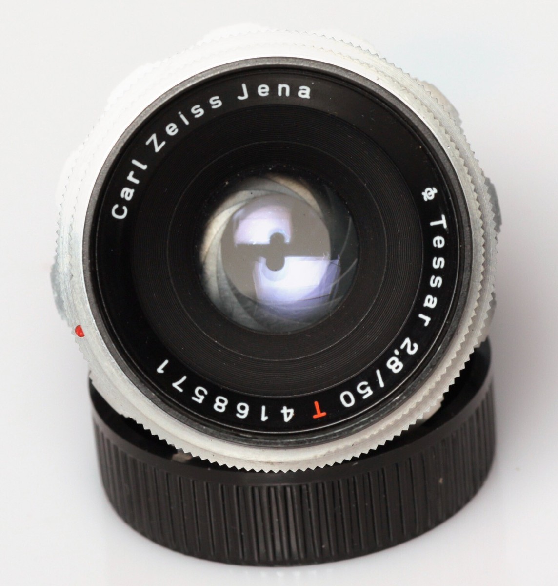 Carl Zeiss Jena Tessar T 50mm F2.8 Lens M42 very compact
