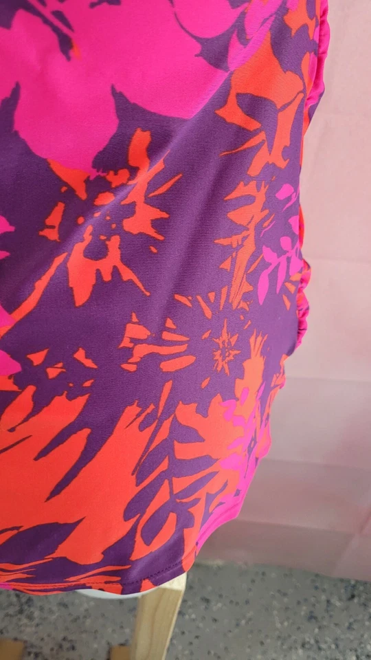 Liz Lange Maternity Side Ruched Halter Tie MulticolorTankini Top Size Large - Image 4 of 4