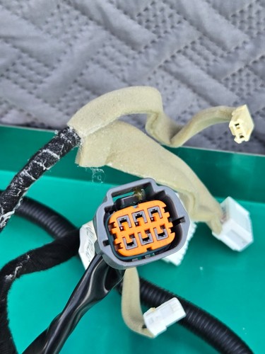Arnés puerta trasera izquierda Infiniti Q70L 2014-19 cableado OEM - Imagen 3 de 6