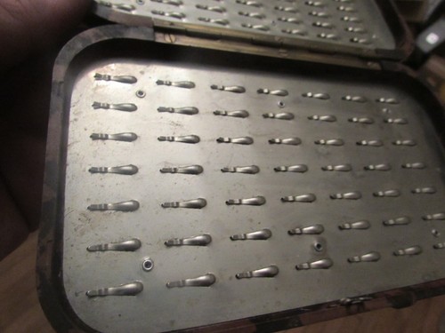 Caja de pesca con mosca trucha delgada A1 vintage resistente alnwick caparazón de tortuga grande Neroda - Imagen 9 de 15