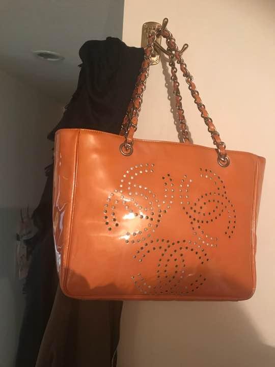 CHANEL Large Patent Leather Shoulder Bag in Black #PGAI54